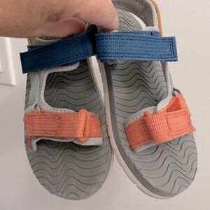 Cat and Jack Boy Sandals 🩴 👦🏻 Size 11.5